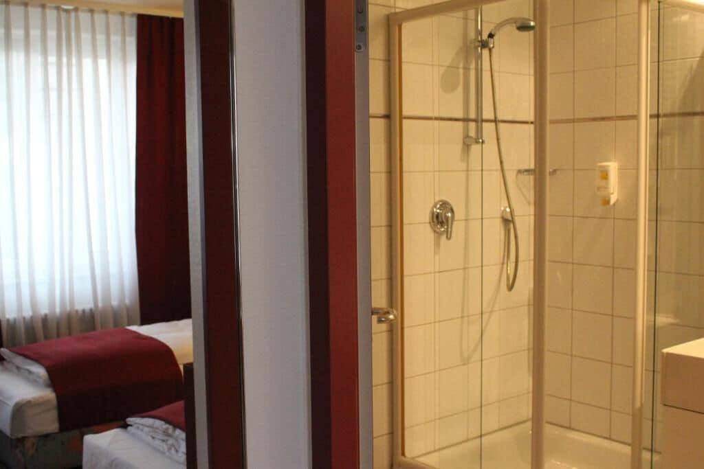Leomar Hotel Улм Екстериор снимка