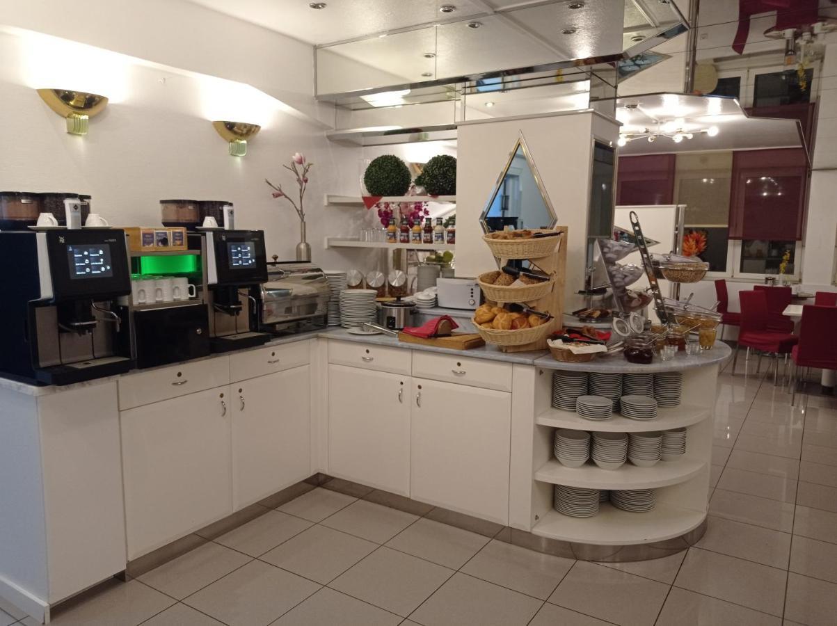 Leomar Hotel Улм Екстериор снимка