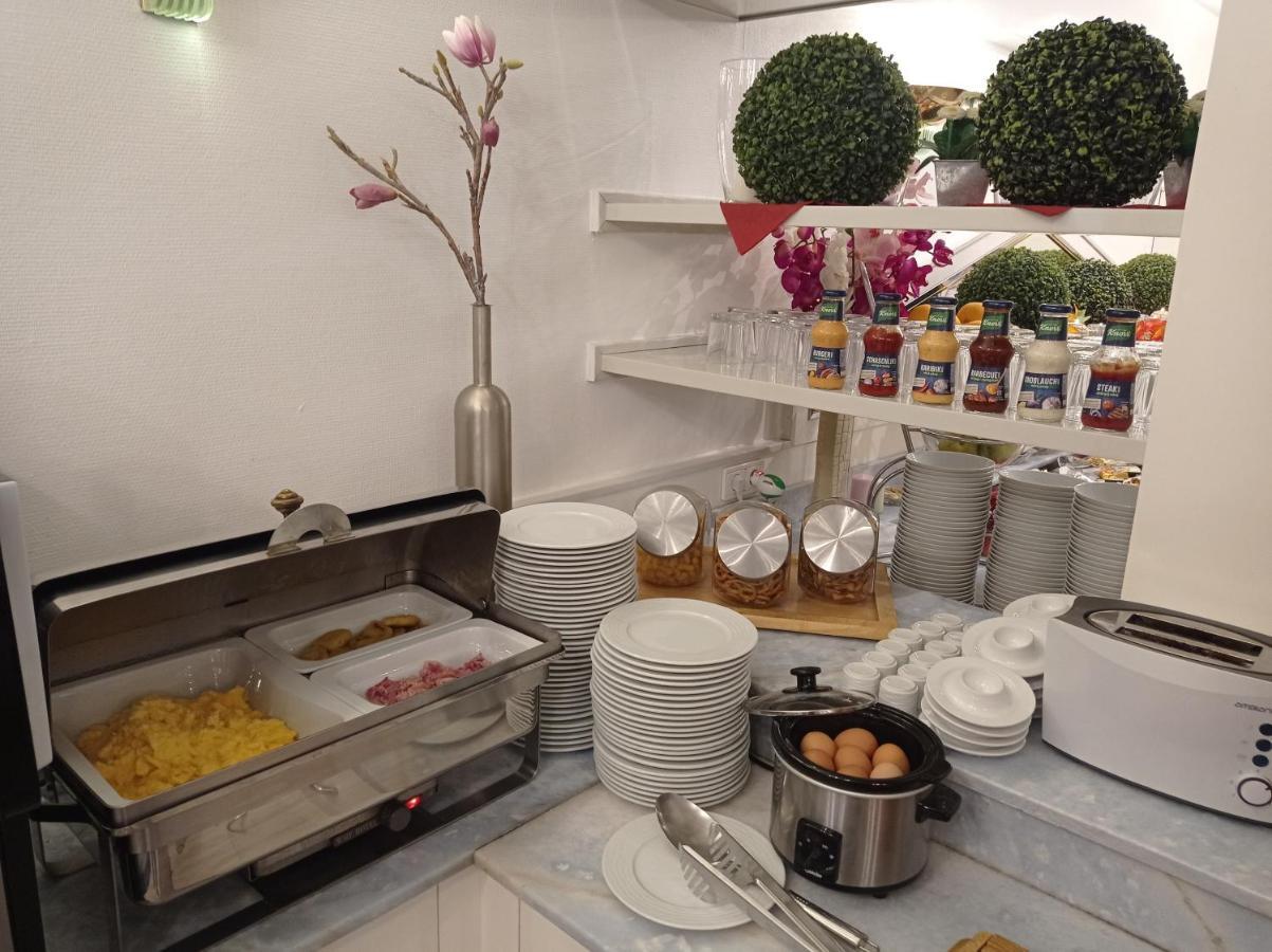 Leomar Hotel Улм Екстериор снимка