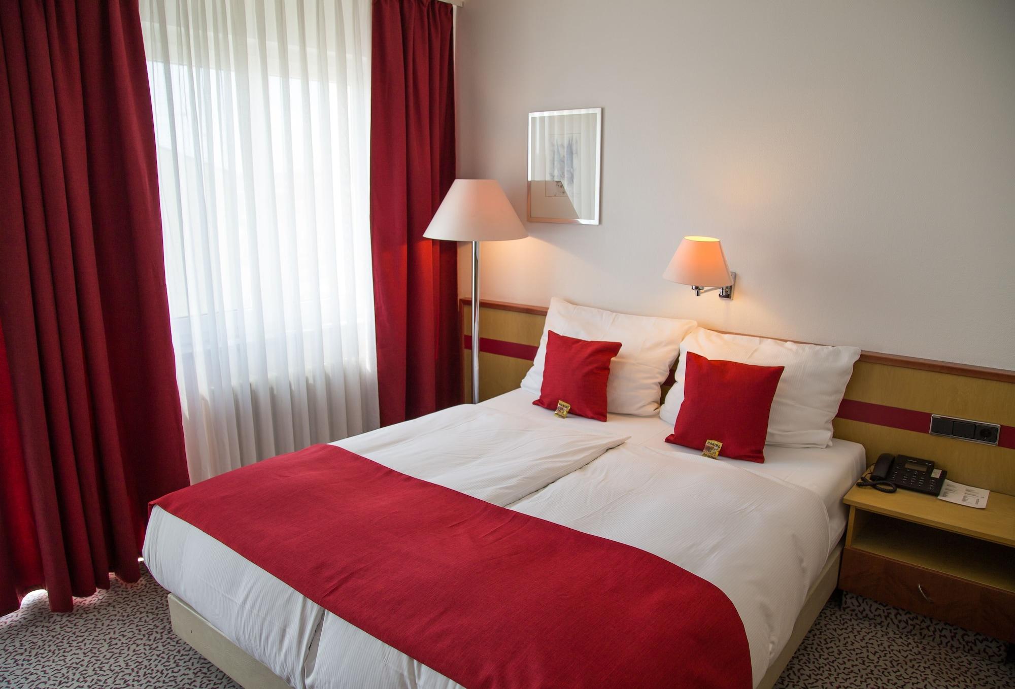 Leomar Hotel Улм Екстериор снимка