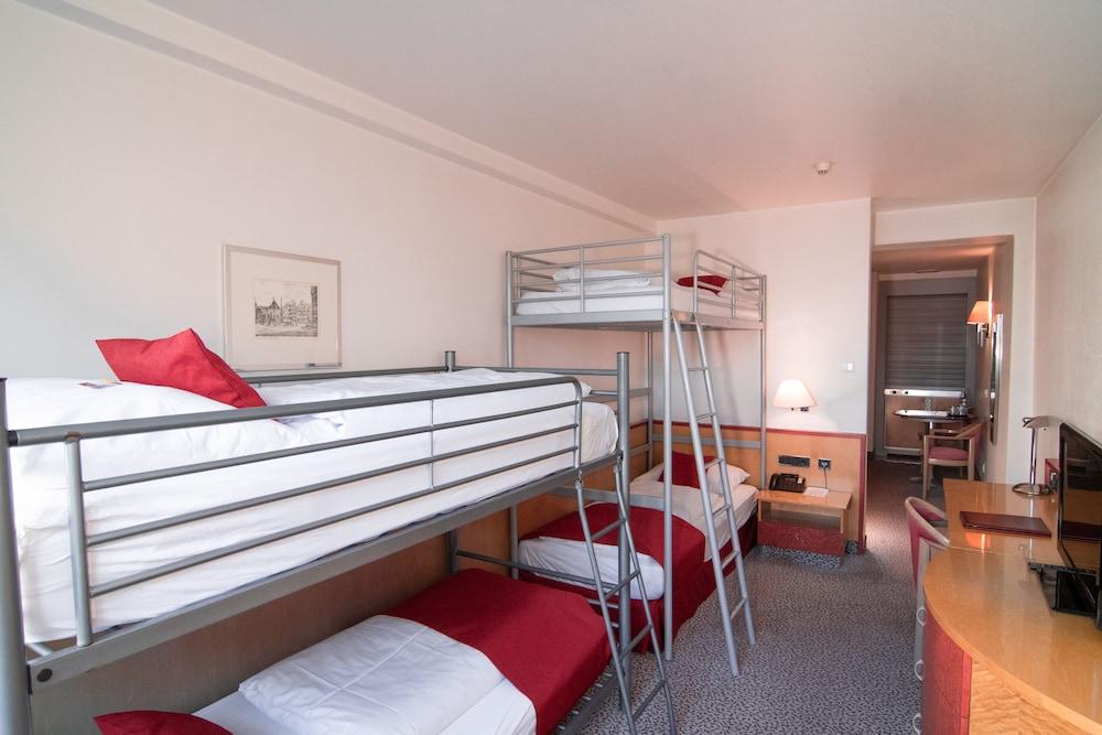 Leomar Hotel Улм Екстериор снимка