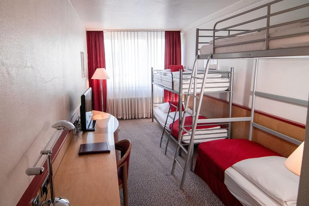 Leomar Hotel Улм Екстериор снимка