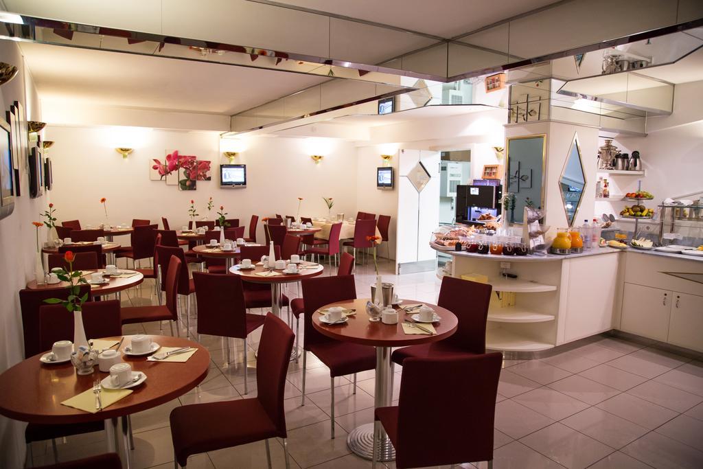 Leomar Hotel Улм Екстериор снимка