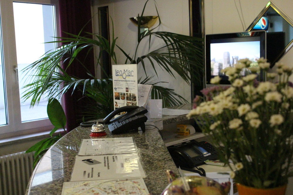 Leomar Hotel Улм Екстериор снимка