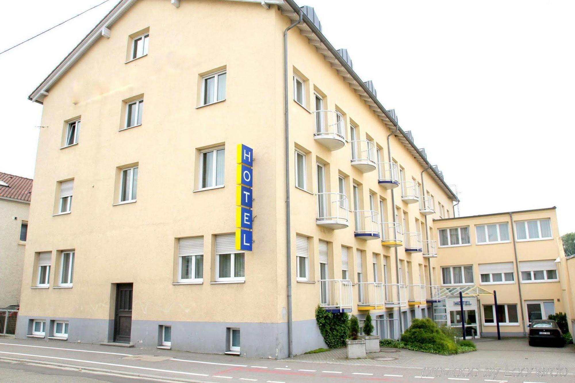 Leomar Hotel Улм Екстериор снимка