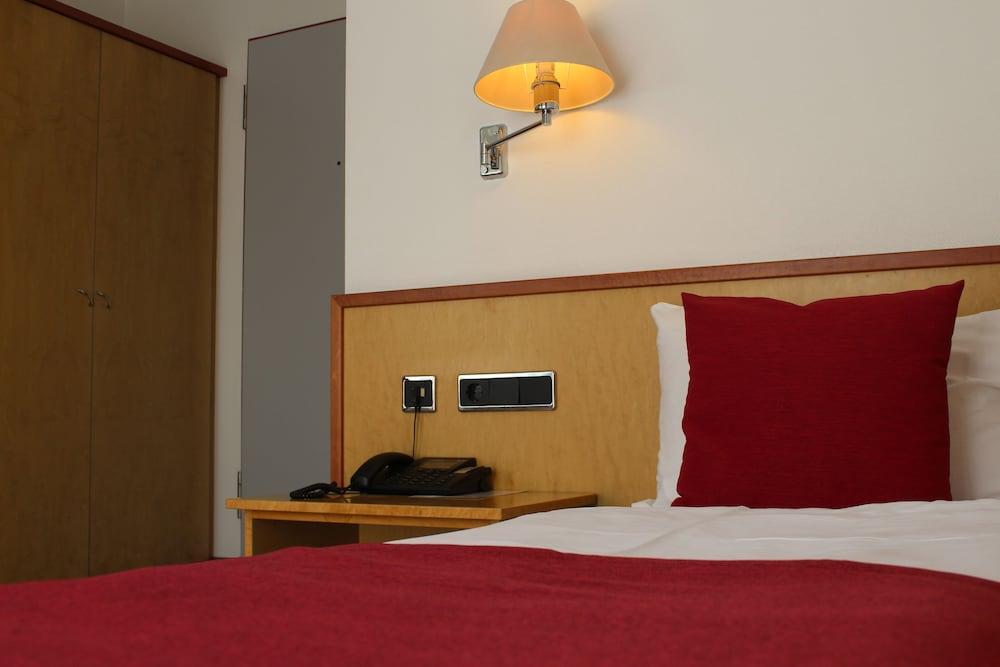 Leomar Hotel Улм Екстериор снимка