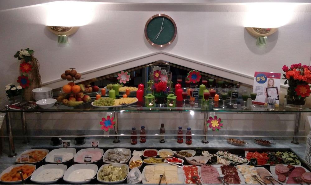 Leomar Hotel Улм Екстериор снимка