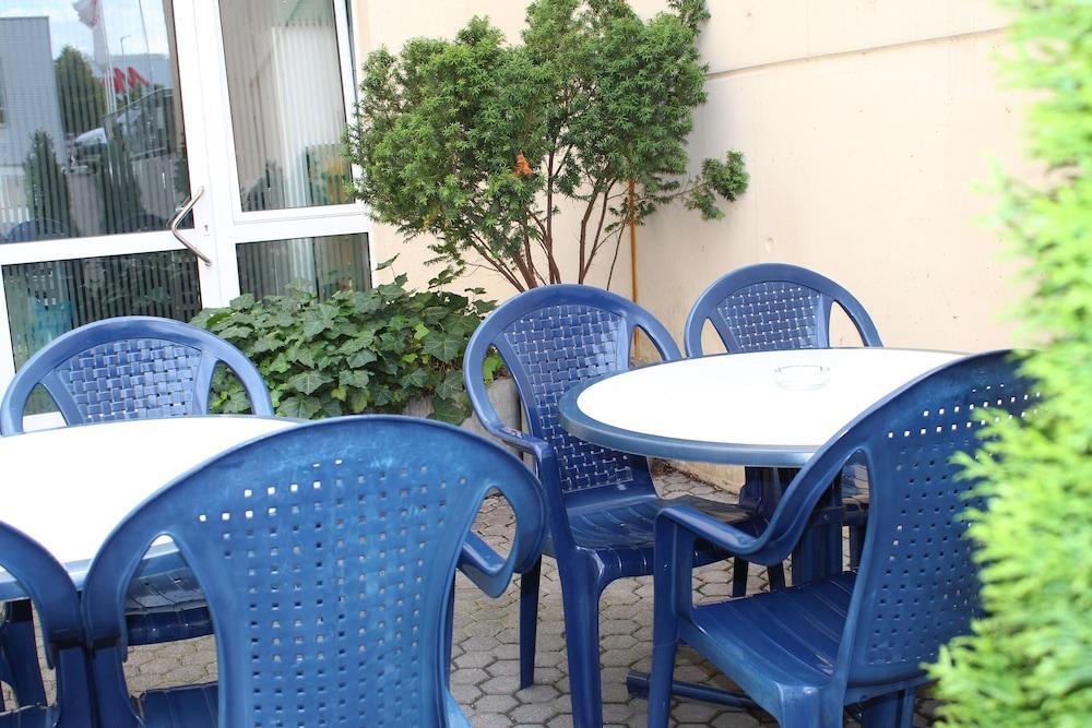 Leomar Hotel Улм Екстериор снимка