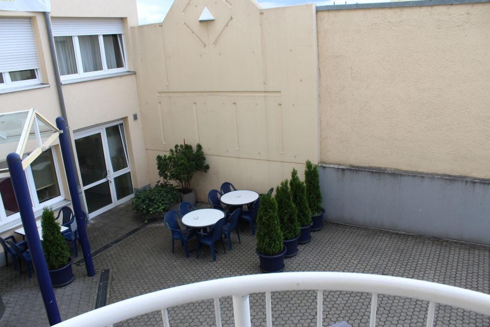 Leomar Hotel Улм Екстериор снимка